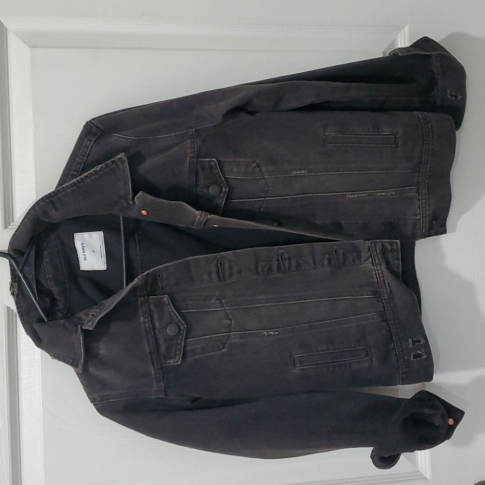 Like new black distressed xs Old Navy Jean jacket